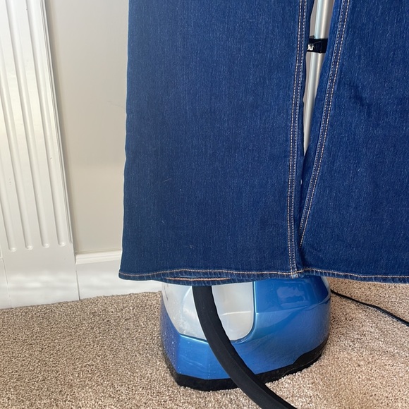 Never worn Old Navy Flare Jeans - Picture 4 of 7